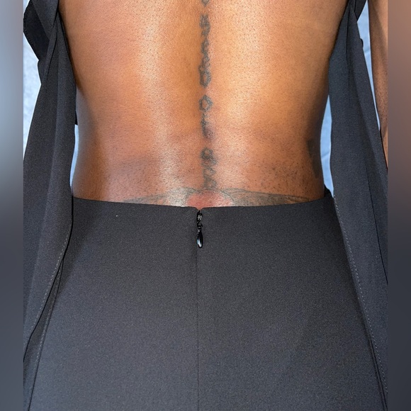 BCBG MAXAZRIA BLACK Sleeveless, open back GOWN. Size 2. UNWORN but tags not on. - Picture 3 of 5